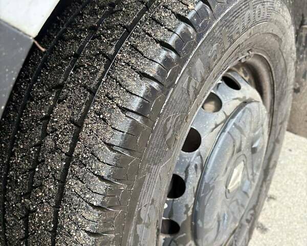 Білий Рено Мастєр, об'ємом двигуна 2.3 л та пробігом 278 тис. км за 17399 $, фото 5 на Automoto.ua