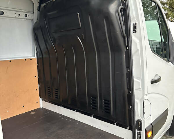 Білий Рено Мастєр, об'ємом двигуна 2.3 л та пробігом 190 тис. км за 19200 $, фото 23 на Automoto.ua