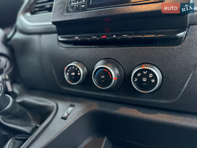 Белый Рено Мастер, объемом двигателя 2.3 л и пробегом 174 тыс. км за 21500 $, фото 60 на Automoto.ua