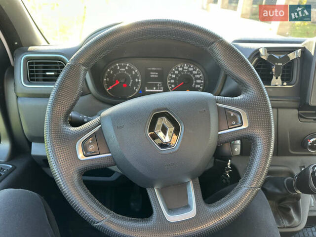 Белый Рено Мастер, объемом двигателя 2.5 л и пробегом 155 тыс. км за 20000 $, фото 14 на Automoto.ua