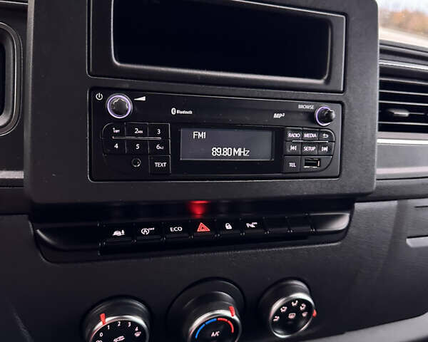 Білий Рено Мастєр, об'ємом двигуна 2.3 л та пробігом 190 тис. км за 19200 $, фото 33 на Automoto.ua