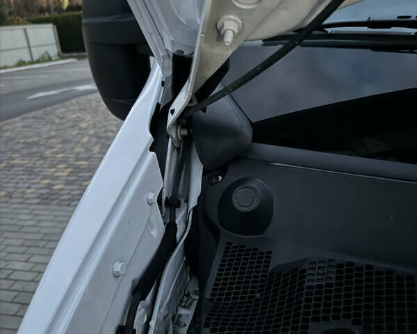 Белый Рено Мастер, объемом двигателя 2.3 л и пробегом 174 тыс. км за 20800 $, фото 41 на Automoto.ua