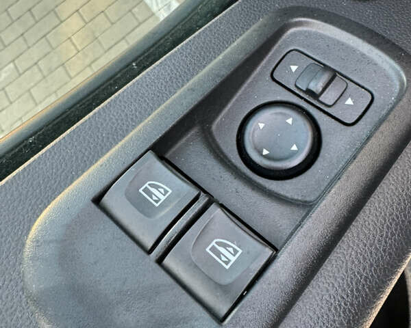 Белый Рено Мастер, объемом двигателя 2.3 л и пробегом 174 тыс. км за 20800 $, фото 11 на Automoto.ua