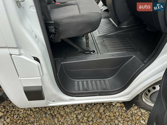 Білий Рено Мастєр, об'ємом двигуна 2.3 л та пробігом 216 тис. км за 25300 $, фото 24 на Automoto.ua