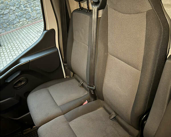 Білий Рено Мастєр, об'ємом двигуна 2.3 л та пробігом 218 тис. км за 21500 $, фото 7 на Automoto.ua