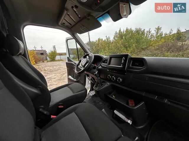 Белый Рено Мастер, объемом двигателя 2.3 л и пробегом 215 тыс. км за 16999 $, фото 12 на Automoto.ua
