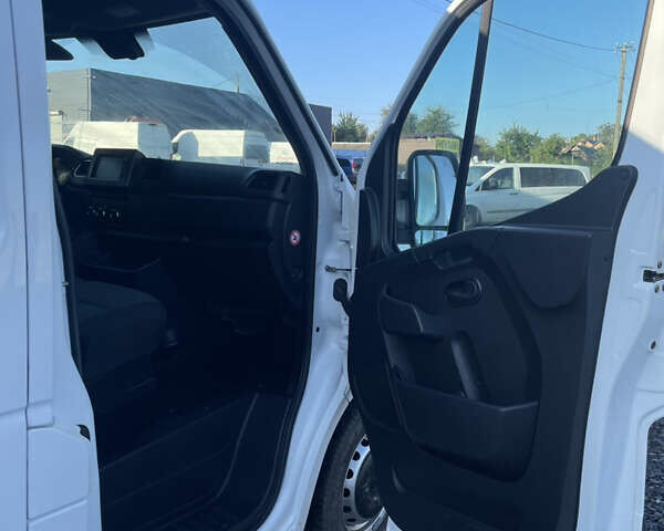 Белый Рено Мастер, объемом двигателя 2.3 л и пробегом 135 тыс. км за 20600 $, фото 14 на Automoto.ua