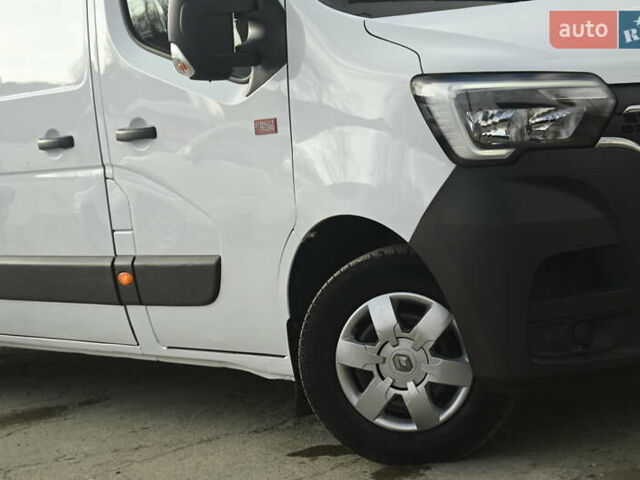 Белый Рено Мастер, объемом двигателя 2.3 л и пробегом 217 тыс. км за 20500 $, фото 2 на Automoto.ua