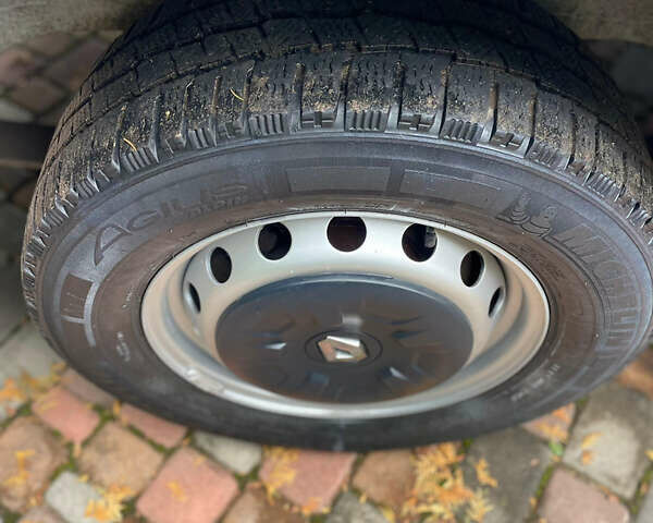 Білий Рено Мастєр, об'ємом двигуна 0 л та пробігом 206 тис. км за 19700 $, фото 45 на Automoto.ua