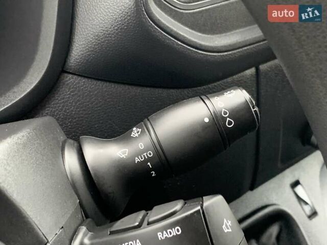 Белый Рено Мастер, объемом двигателя 2.3 л и пробегом 209 тыс. км за 19999 $, фото 43 на Automoto.ua