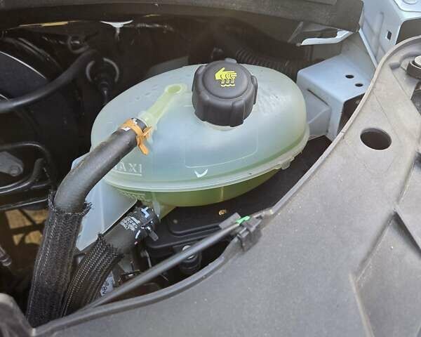 Білий Рено Мастєр, об'ємом двигуна 2.3 л та пробігом 189 тис. км за 19200 $, фото 5 на Automoto.ua