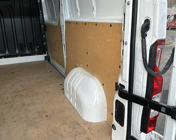 Белый Рено Мастер, объемом двигателя 0 л и пробегом 40 тыс. км за 20300 $, фото 40 на Automoto.ua