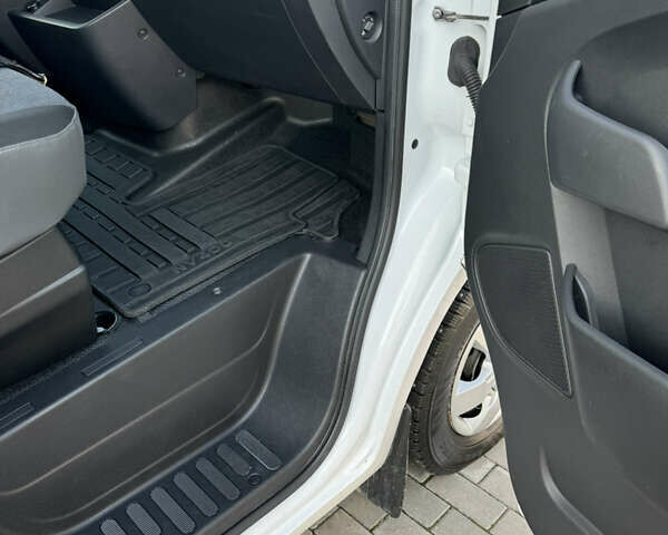 Белый Рено Мастер, объемом двигателя 2.3 л и пробегом 174 тыс. км за 20800 $, фото 27 на Automoto.ua