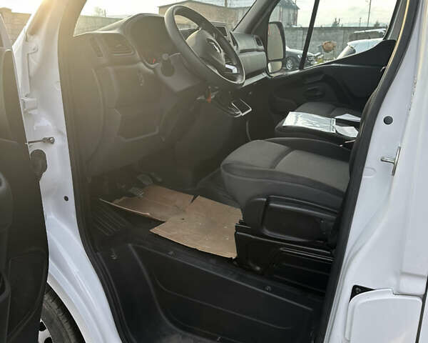 Белый Рено Мастер, объемом двигателя 0 л и пробегом 40 тыс. км за 20300 $, фото 10 на Automoto.ua