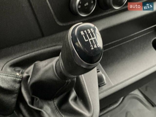 Белый Рено Мастер, объемом двигателя 2.3 л и пробегом 209 тыс. км за 19999 $, фото 45 на Automoto.ua