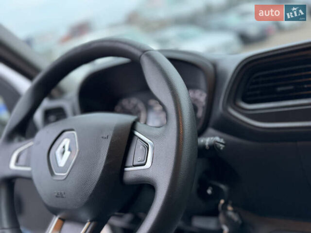 Белый Рено Мастер, объемом двигателя 2.3 л и пробегом 174 тыс. км за 21500 $, фото 80 на Automoto.ua