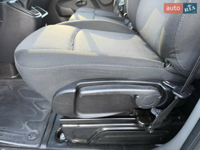 Білий Рено Мастєр, об'ємом двигуна 2.3 л та пробігом 187 тис. км за 21900 $, фото 34 на Automoto.ua