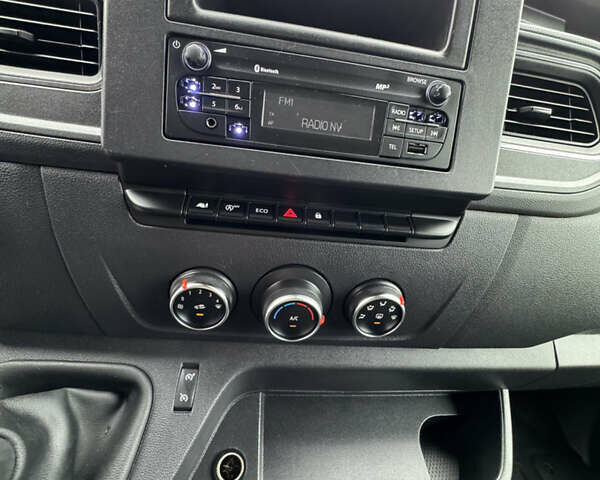 Рено Мастер 2020 в Киеве на Automoto.ua Белый Рено Мастер, объемом двигателя 2.3 л и пробегом 252 тыс. км за 25700 $, фото 18 на Automoto.ua