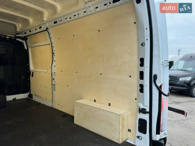 Белый Рено Мастер, объемом двигателя 2.3 л и пробегом 174 тыс. км за 21500 $, фото 39 на Automoto.ua