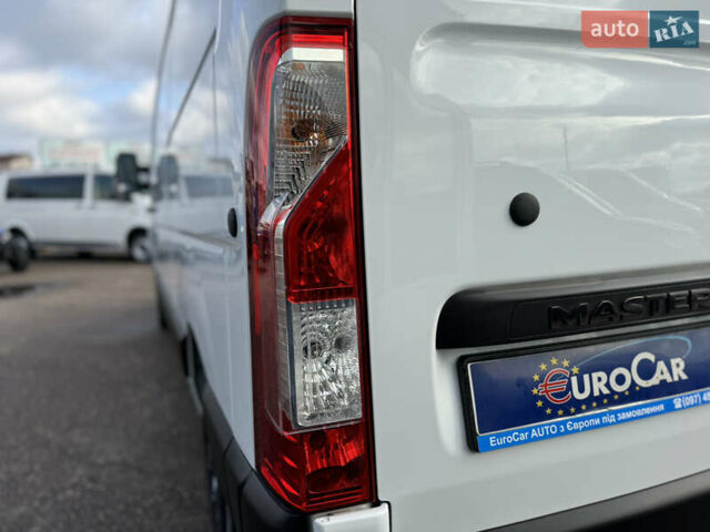 Белый Рено Мастер, объемом двигателя 2.3 л и пробегом 209 тыс. км за 21000 $, фото 31 на Automoto.ua