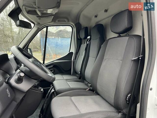 Белый Рено Мастер, объемом двигателя 2.3 л и пробегом 235 тыс. км за 18799 $, фото 31 на Automoto.ua