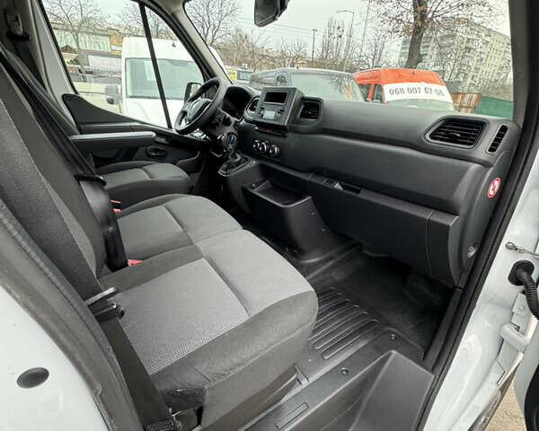 Белый Рено Мастер, объемом двигателя 2.3 л и пробегом 252 тыс. км за 24700 $, фото 24 на Automoto.ua