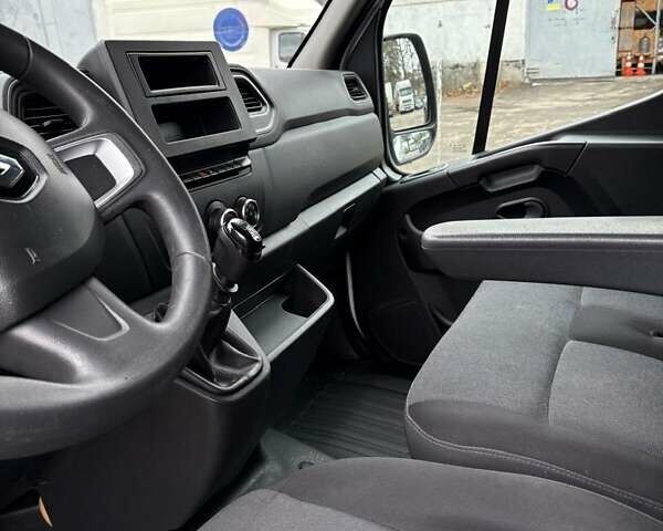 Білий Рено Мастєр, об'ємом двигуна 2.3 л та пробігом 278 тис. км за 17399 $, фото 4 на Automoto.ua