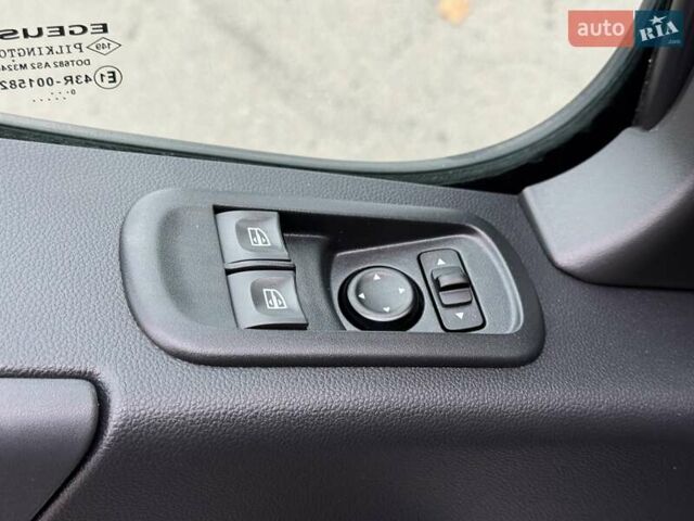 Белый Рено Мастер, объемом двигателя 2.3 л и пробегом 224 тыс. км за 18350 $, фото 15 на Automoto.ua