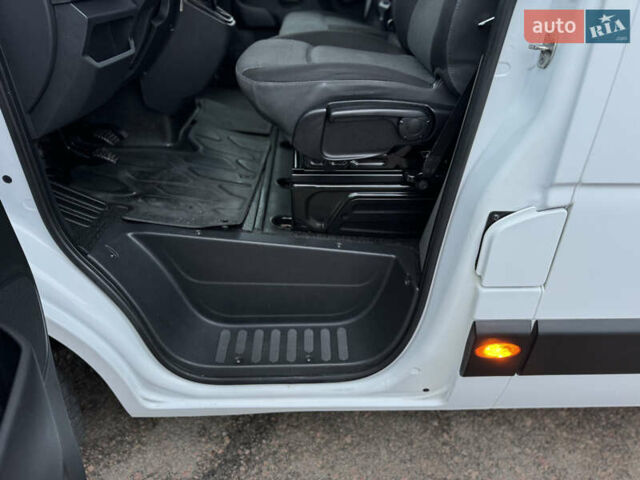 Белый Рено Мастер, объемом двигателя 2.3 л и пробегом 174 тыс. км за 21500 $, фото 71 на Automoto.ua