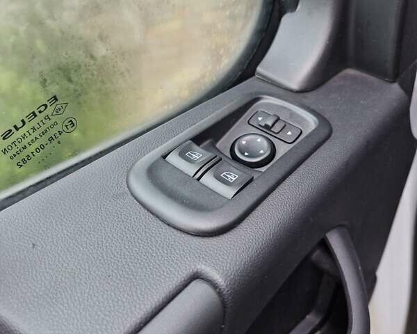 Білий Рено Мастєр, об'ємом двигуна 2.3 л та пробігом 269 тис. км за 20800 $, фото 11 на Automoto.ua