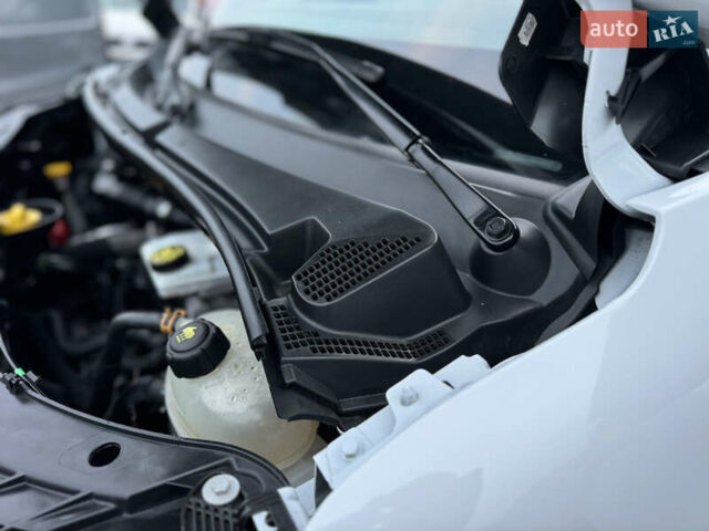 Белый Рено Мастер, объемом двигателя 2.3 л и пробегом 174 тыс. км за 21500 $, фото 94 на Automoto.ua