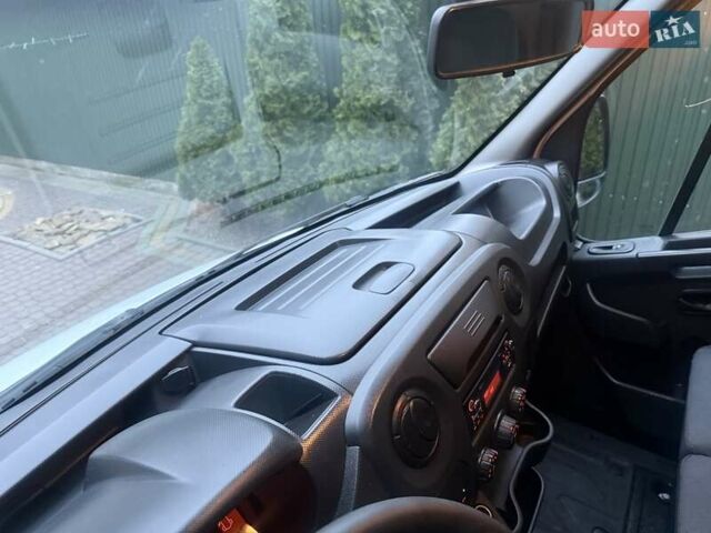 Білий Рено Мастєр, об'ємом двигуна 2.3 л та пробігом 267 тис. км за 16700 $, фото 65 на Automoto.ua