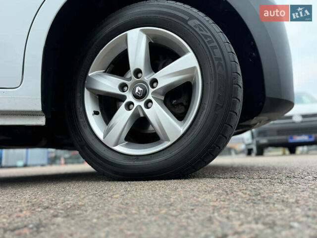 Белый Рено Мастер, объемом двигателя 2.3 л и пробегом 174 тыс. км за 21500 $, фото 19 на Automoto.ua