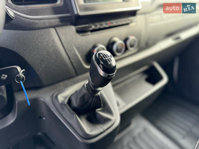 Белый Рено Мастер, объемом двигателя 2.3 л и пробегом 209 тыс. км за 21000 $, фото 57 на Automoto.ua