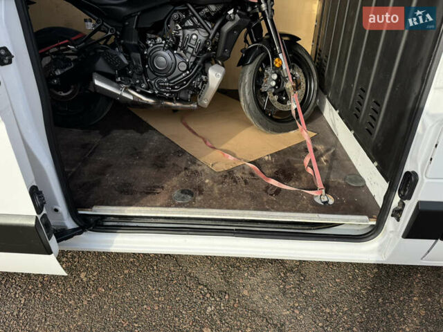 Белый Рено Мастер, объемом двигателя 2.3 л и пробегом 209 тыс. км за 21000 $, фото 94 на Automoto.ua