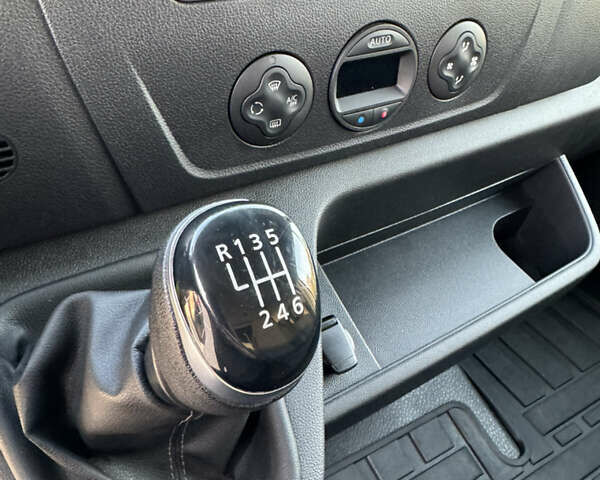 Белый Рено Мастер, объемом двигателя 2.3 л и пробегом 174 тыс. км за 20800 $, фото 17 на Automoto.ua