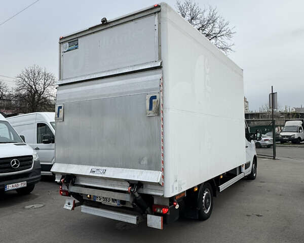 Белый Рено Мастер, объемом двигателя 2.3 л и пробегом 252 тыс. км за 24700 $, фото 7 на Automoto.ua