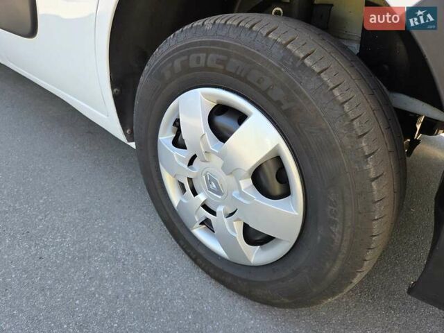 Белый Рено Мастер, объемом двигателя 0 л и пробегом 192 тыс. км за 21900 $, фото 45 на Automoto.ua