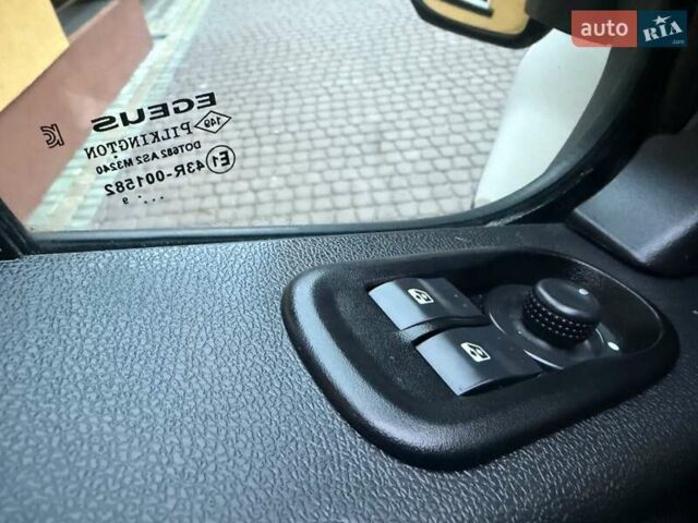 Білий Рено Мастєр, об'ємом двигуна 2.3 л та пробігом 267 тис. км за 16700 $, фото 51 на Automoto.ua