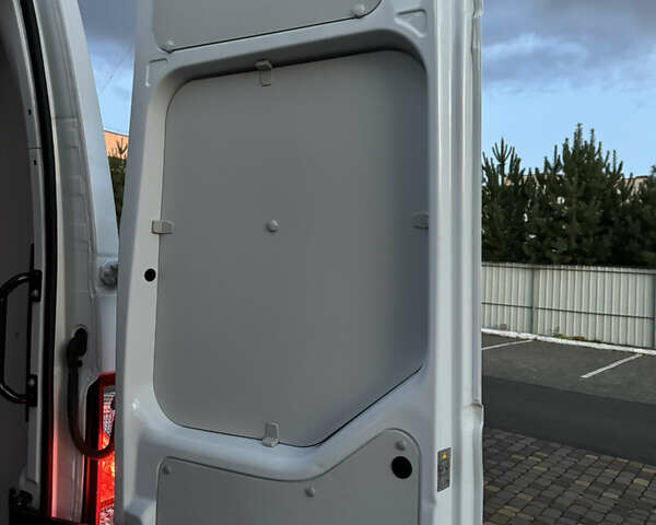 Белый Рено Мастер, объемом двигателя 2.3 л и пробегом 174 тыс. км за 20800 $, фото 37 на Automoto.ua