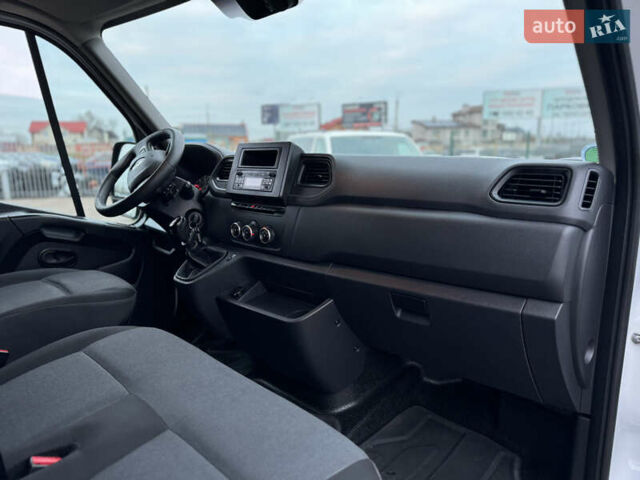 Белый Рено Мастер, объемом двигателя 2.3 л и пробегом 174 тыс. км за 21500 $, фото 53 на Automoto.ua