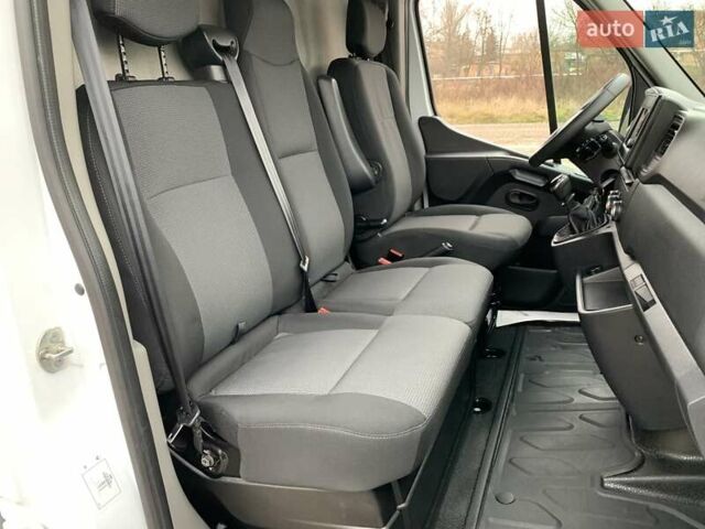 Белый Рено Мастер, объемом двигателя 2.3 л и пробегом 209 тыс. км за 19999 $, фото 34 на Automoto.ua