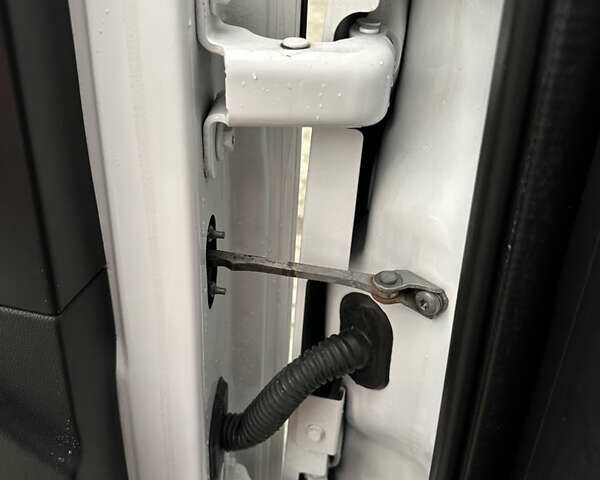 Білий Рено Мастєр, об'ємом двигуна 2.3 л та пробігом 190 тис. км за 19200 $, фото 18 на Automoto.ua