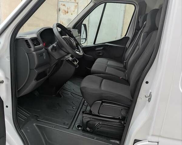 Белый Рено Мастер, объемом двигателя 2.3 л и пробегом 229 тыс. км за 18900 $, фото 13 на Automoto.ua