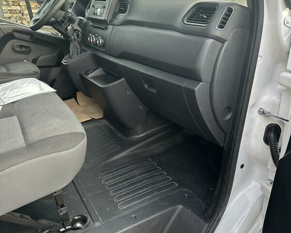 Белый Рено Мастер, объемом двигателя 0 л и пробегом 40 тыс. км за 20300 $, фото 25 на Automoto.ua