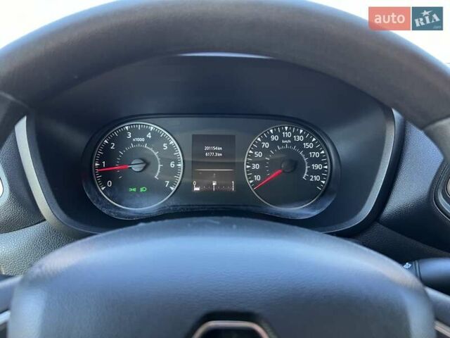 Білий Рено Мастєр, об'ємом двигуна 2.3 л та пробігом 198 тис. км за 18699 $, фото 35 на Automoto.ua