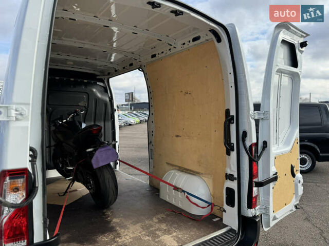 Белый Рено Мастер, объемом двигателя 2.3 л и пробегом 209 тыс. км за 21000 $, фото 105 на Automoto.ua