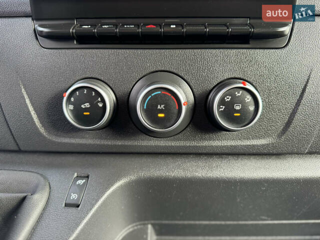 Белый Рено Мастер, объемом двигателя 2.3 л и пробегом 209 тыс. км за 21000 $, фото 66 на Automoto.ua