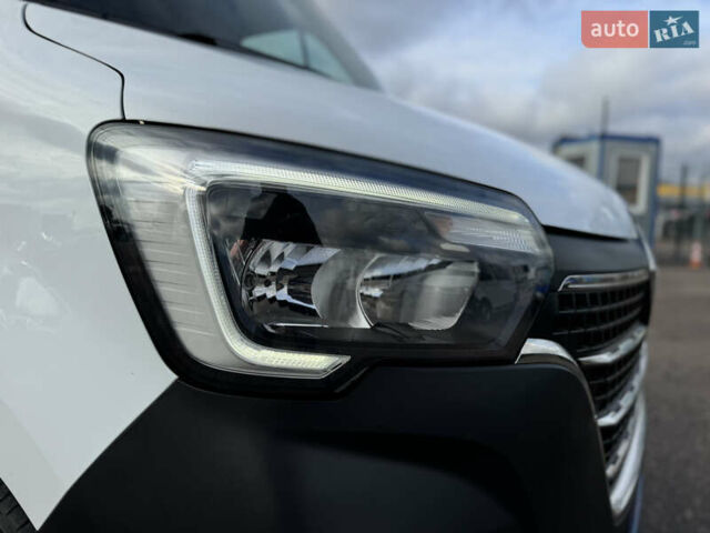 Белый Рено Мастер, объемом двигателя 2.3 л и пробегом 209 тыс. км за 21000 $, фото 22 на Automoto.ua