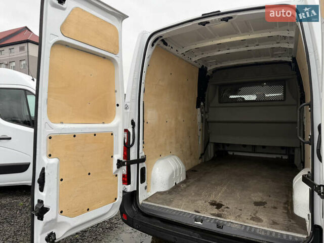 Белый Рено Мастер, объемом двигателя 0 л и пробегом 193 тыс. км за 23900 $, фото 9 на Automoto.ua